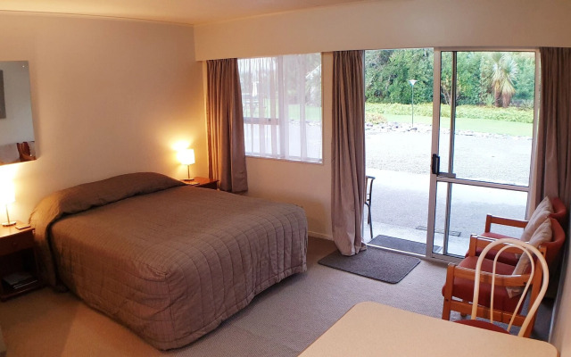 Glacier View Motel