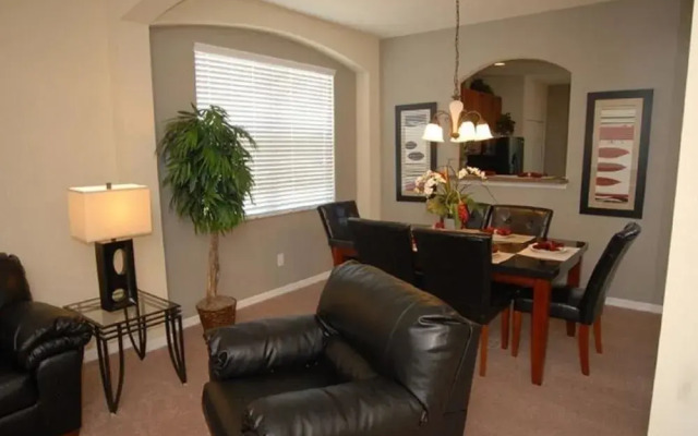 4464 Nirvana Parkway 6 Bedrooms, +3 Bathrooms