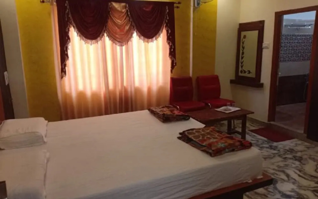 Goroomgo Heera Palace Mysore