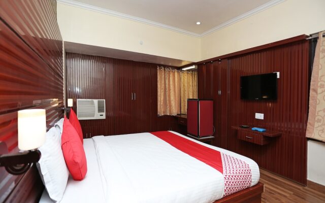 OYO 15468 Hotel Sharda