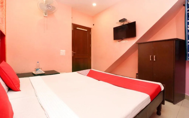 Hotel Lions Den By OYO Rooms