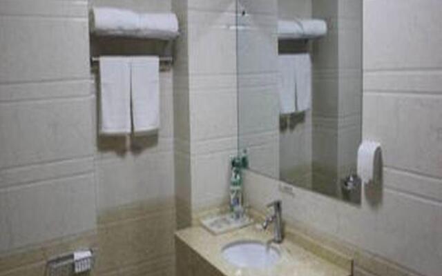 Super 8 by Wyndham Panjin Da Wa