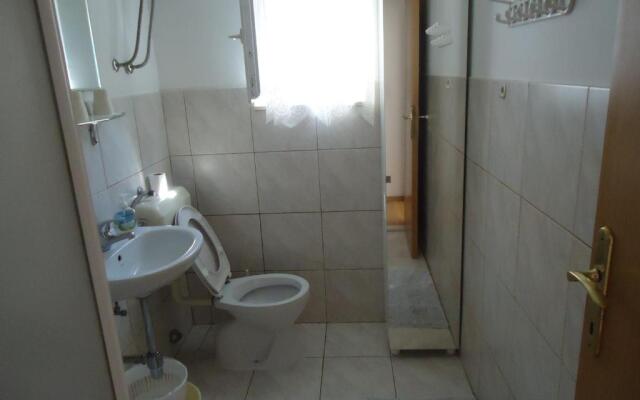 Omiš apartment on the beach