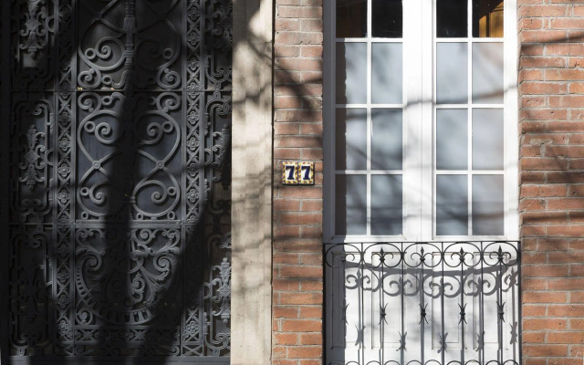 El Patio 77