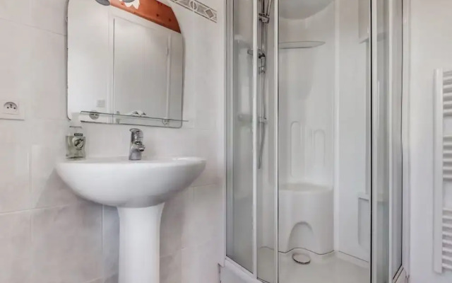 Gite des Salines in Stone With Views