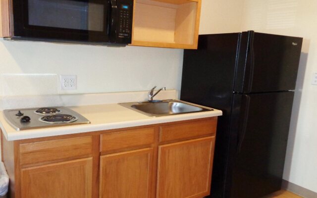Amelia Extended Stay & Hotel