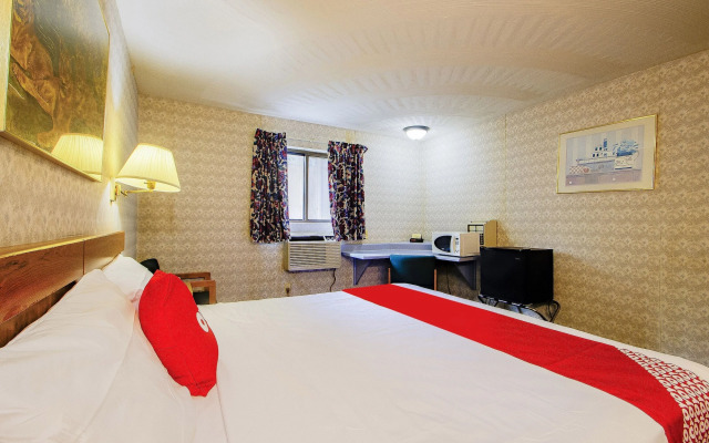 OYO Hotel Chapmanville Inn, WV - Hwy 119