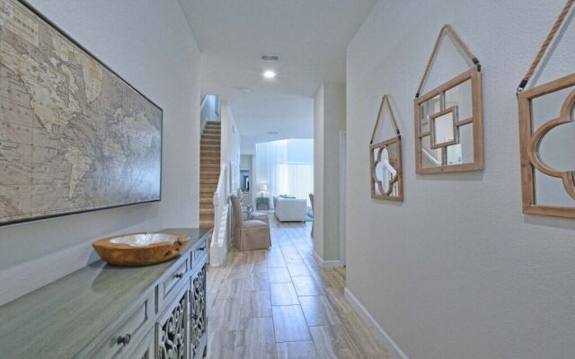 Storey Lake-5 Bedrooms home w/pool-1650ST