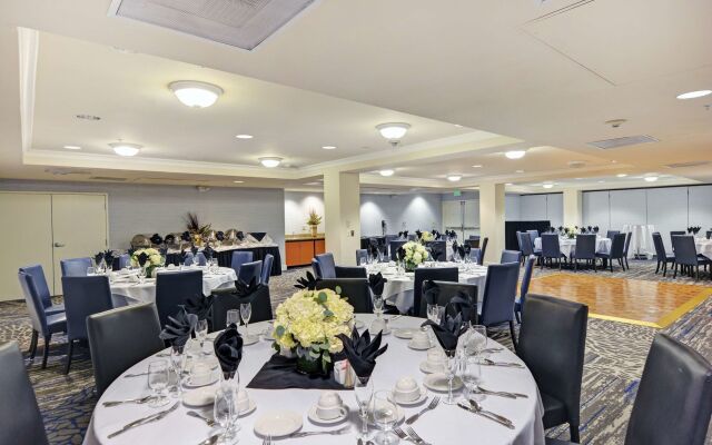 Embassy Suites by Hilton Valencia