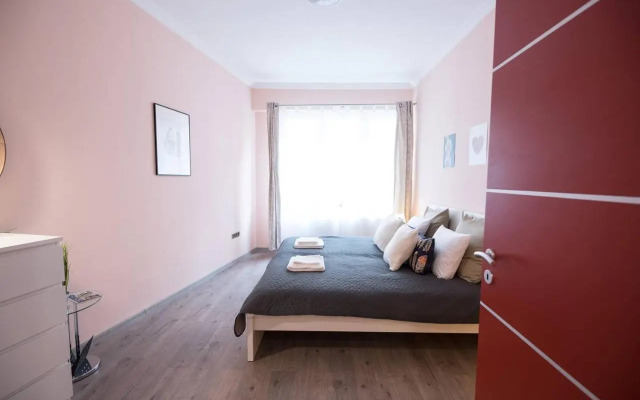 Ultra central large home with AC and balcony