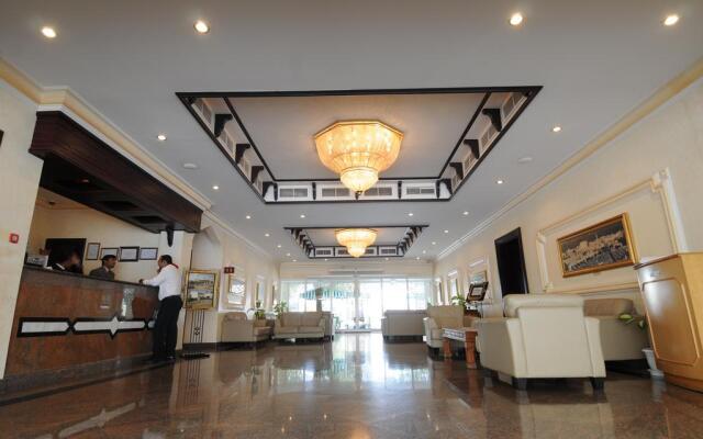 Falaj Daris Hotel