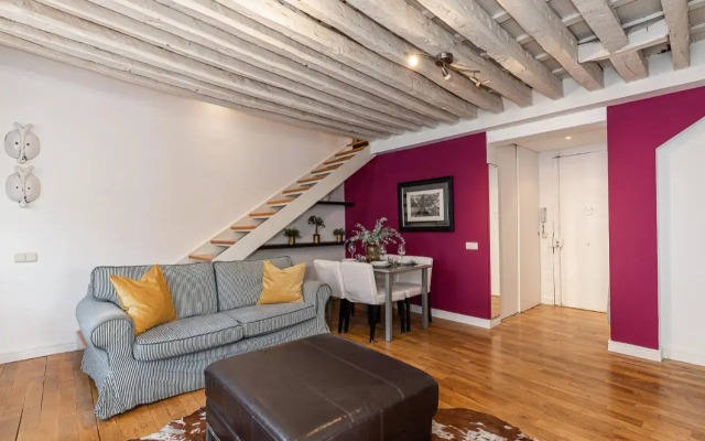 BNBHolder Charming Duplex Attic SOL