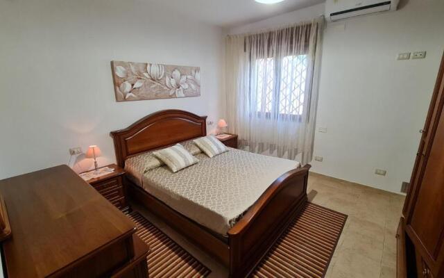 Villa Vivi. Piscina, idro, giardino e condizionatore