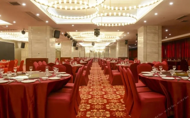 Vienna International Hotel (Guangdong Fenggang Bus Station)