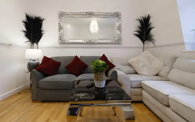 White Tulip Central 3bedroom Duplex Loft