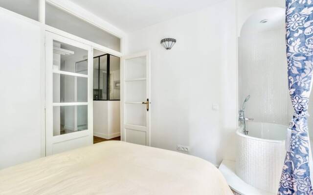 Apartment With Balcony Near Gare Montparnasse