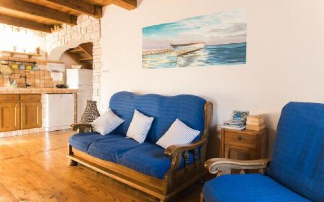 Rustic Apartment Mariva