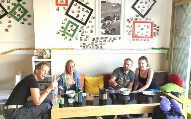 Ken's Backpackers Hotel