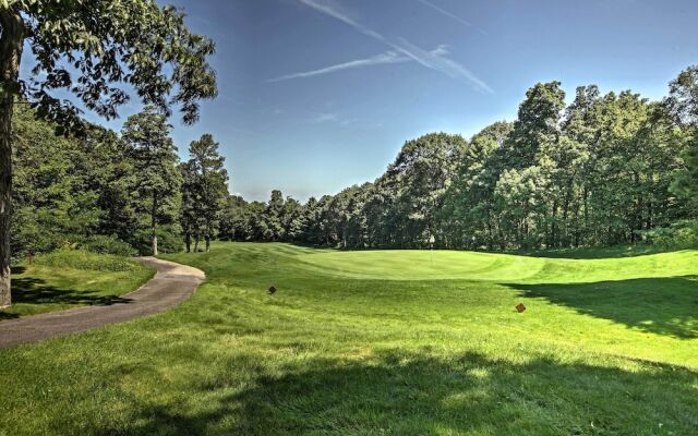 Wintergreen Home w/ Deck - Near Skiing & Hiking!