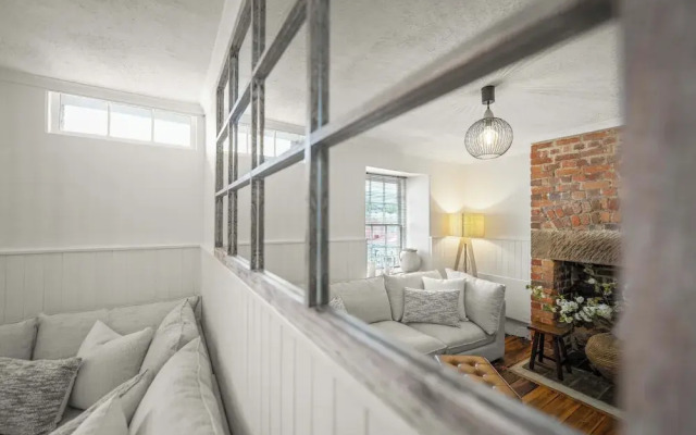 Stylish 3 Bedroom Townhouse - Hobart CBD