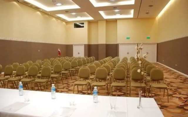 Howard Johnson by Wyndham Villa Maria Casino