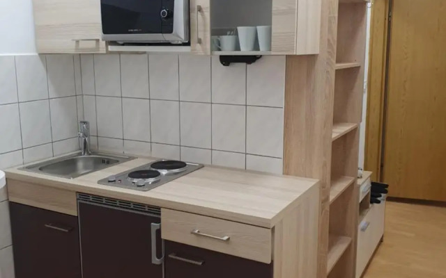 Railway Station City Modern Apartment