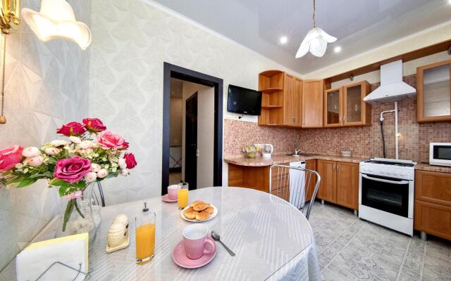 Apartment Four Seasons md. Mirny 6/3