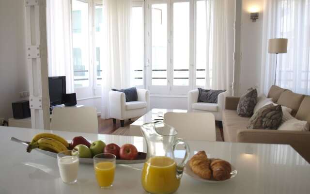 ApartUP San Vicente Hall