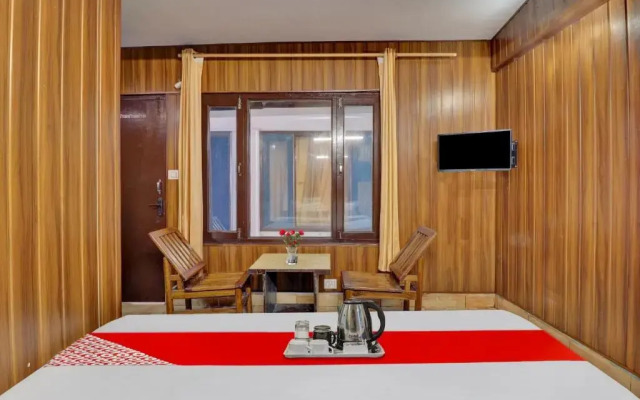 OYO 92514 Savitri Hotel Nand Palace