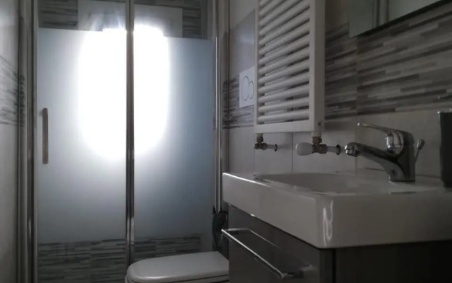 45 Minutes To Venice - by Flora