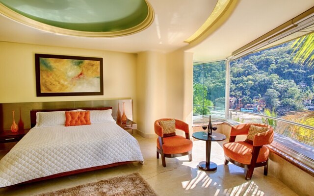 Luxury Suite With Garden and Ocean View