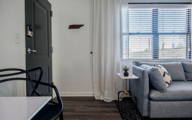 Nashville Skyline I 5 Minutes to Downtown