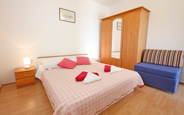 Apartment Nika - nice garden: A3 Nin, Zadar riviera