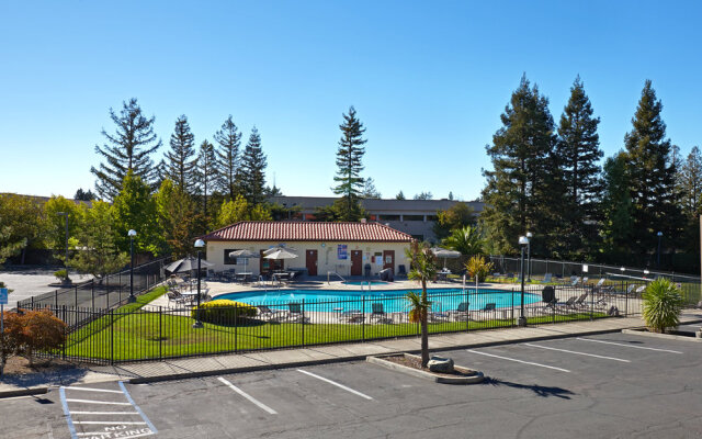 The Sandman Santa Rosa Sonoma, Ascend Hotel Collection