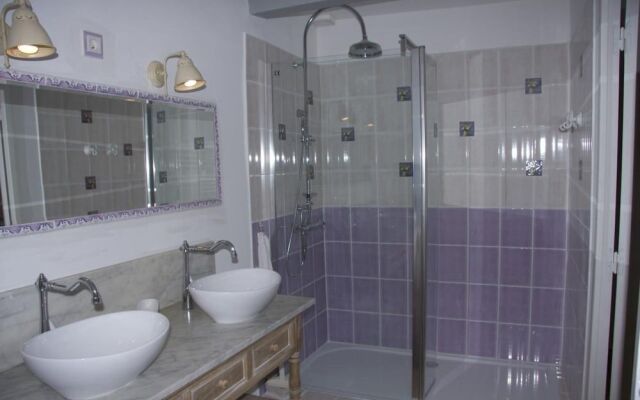 B&B Au Mas De La Tournillone