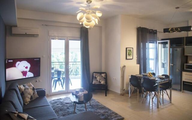 Chic and Central Apartment Park View