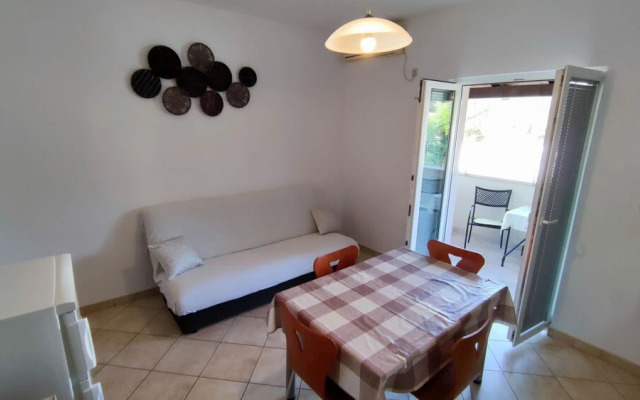 Leana - Great Location and Close to Beach - A1