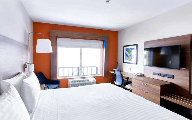 Holiday Inn Express Hotel & Suites Airport Dieppe by IHG