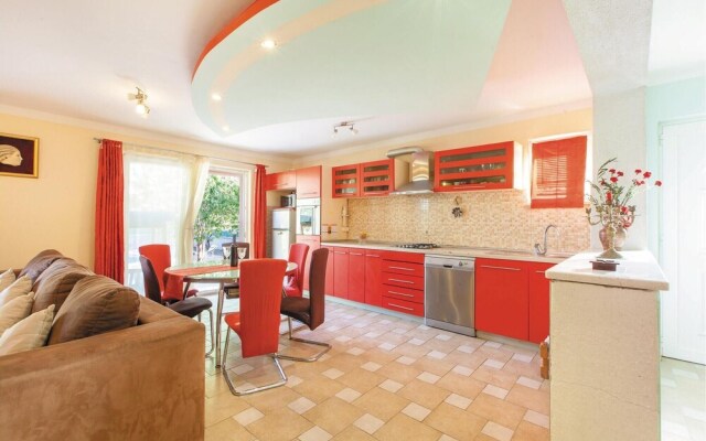 Beautiful Home in Kastel Stafilic With Wifi and 7 Bedrooms