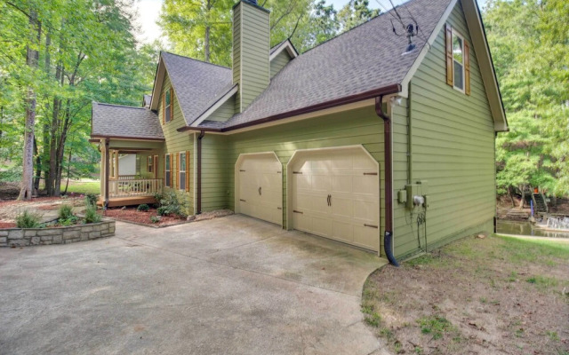 'serene Shores' Lakefront House w/ Dock!