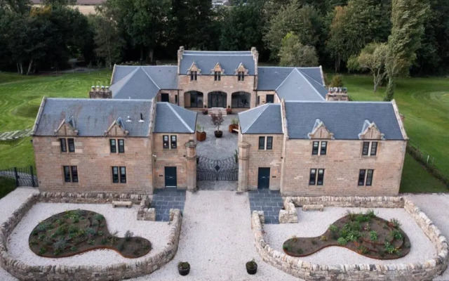 Stunning Edinburgh 1820s stables converted studio