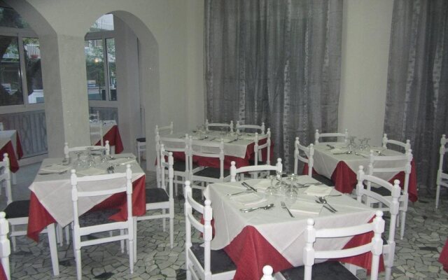 Easy Hotel