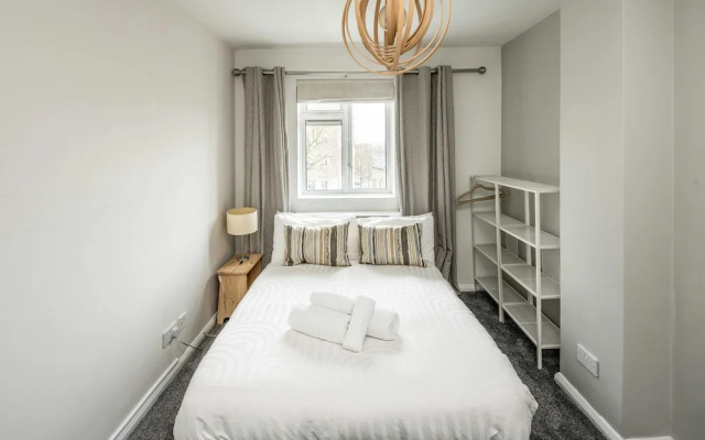 Spacious 3Br Flat With Balcony Near Tottenham Hale