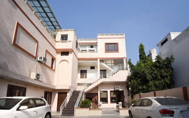 OYO 9727 Hotel Welcome Inn 2