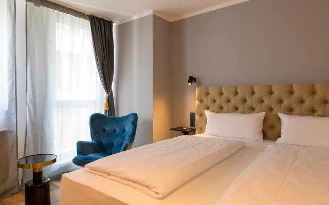 Nikii City Hotel