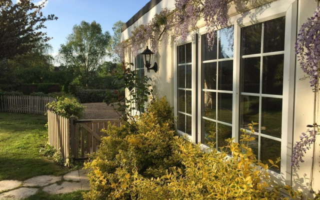 October House Holiday Cabin