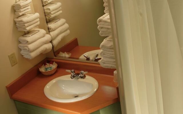 Residence & Conference Centre - Brampton