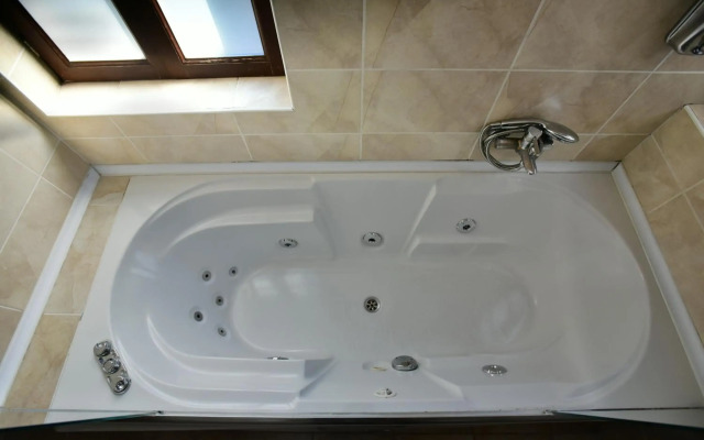 Cicerone Lodge Hotel