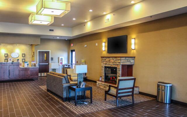 Comfort Suites University