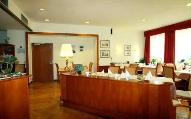 Hotel Garni Goldener Hirsch